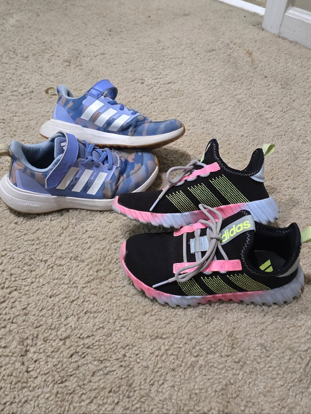 Lot of Girl's adidas Sneakers Kaptir Flow K Athletic Shoes - Size 3 Big Girl